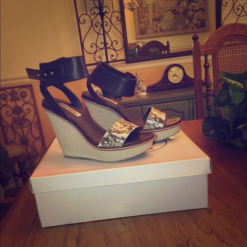 Steve Madden Wedges